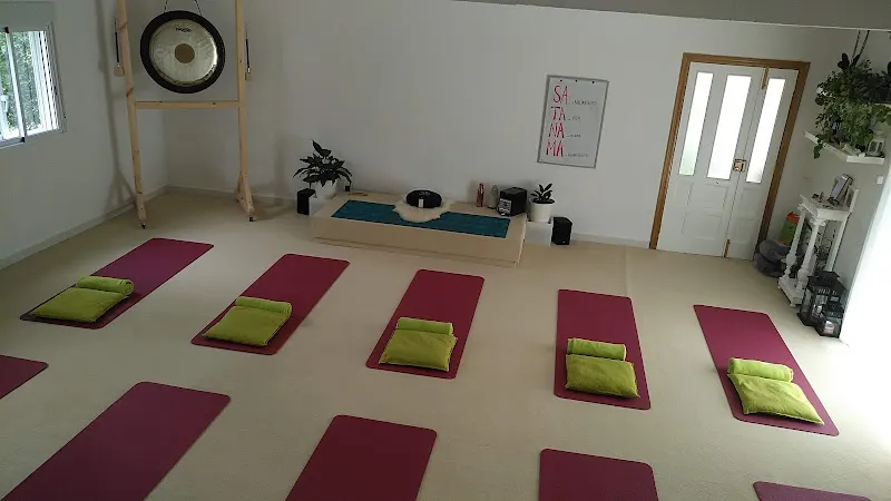 CENTRO NIRANKAR KUNDALINI YOGA - Centro de yoga en Pontevedra - foto 2