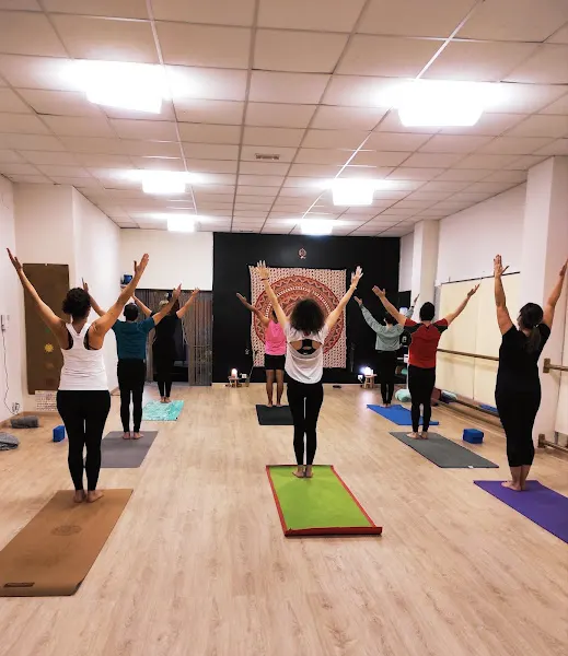 Centro Yoga & Pilates Madhana - Centro de yoga en Ponteareas - foto 2
