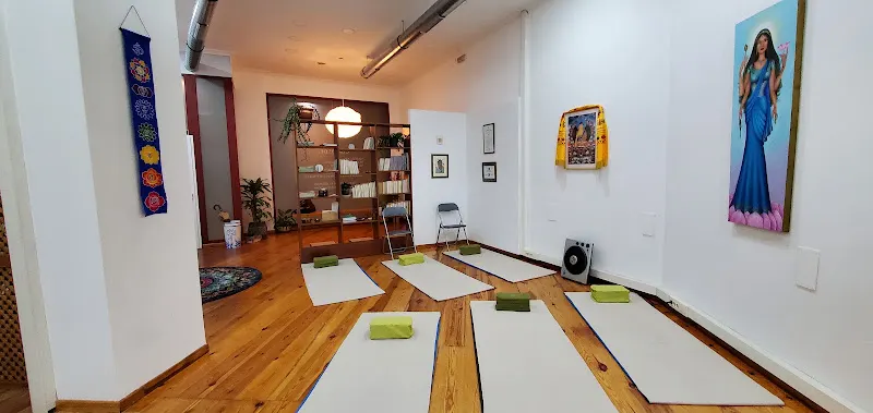 KAILAS - Escuela de Yoga y Meditación