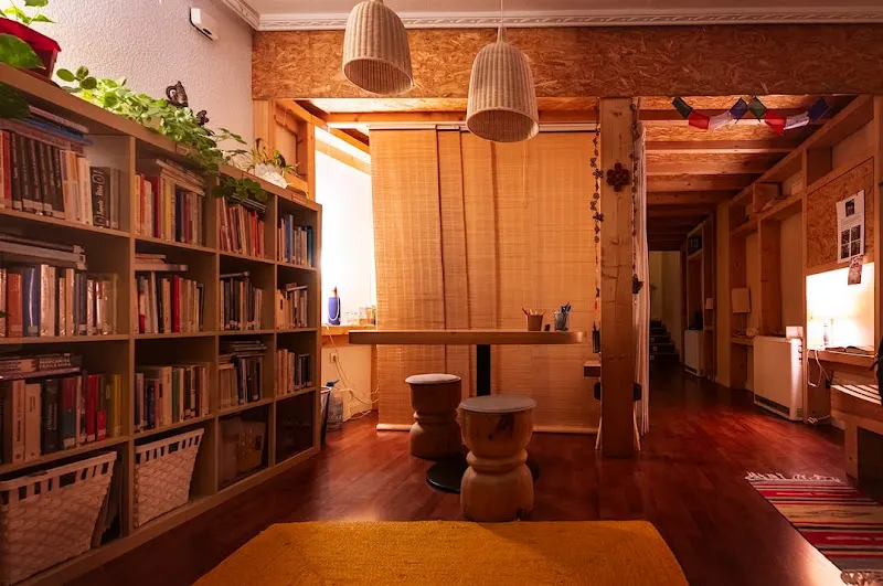 Centro de Yoga y Meditación Om Tara Salamanca