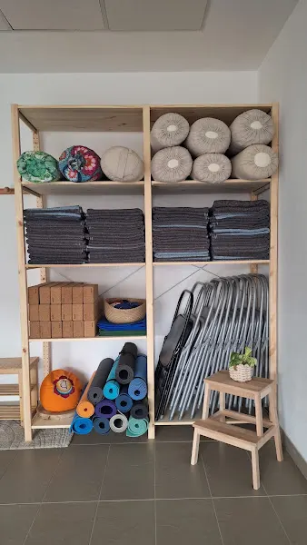 Maia Yoga Studio - Centro de yoga en Sevilla - foto 2