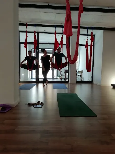 Satya Yoga - Centro de yoga en Alcalá de Guadaíra - foto 2