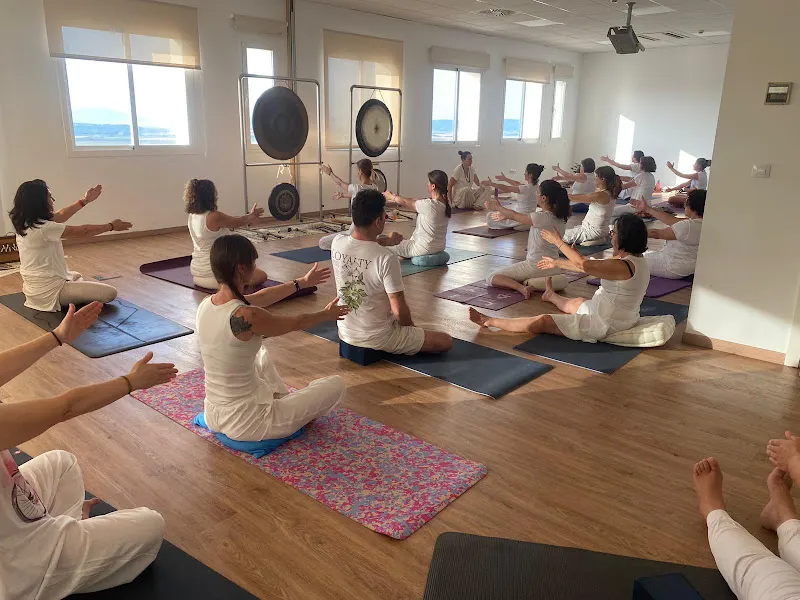 Hacia tu paz interior con Shanti: Yoga - Sonidos - Retiros. - Centro de yoga en Morón de la Frontera - foto 2