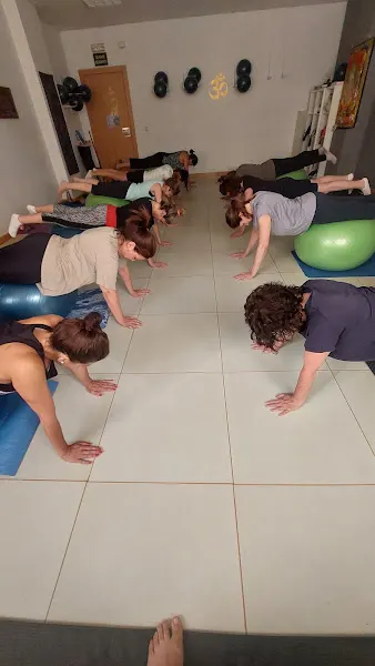 Estudio Ganesha Sevilla. Clases de Yoga, Pilates y Biodanza. Coaching. Dietética nutrición. - Sevilla