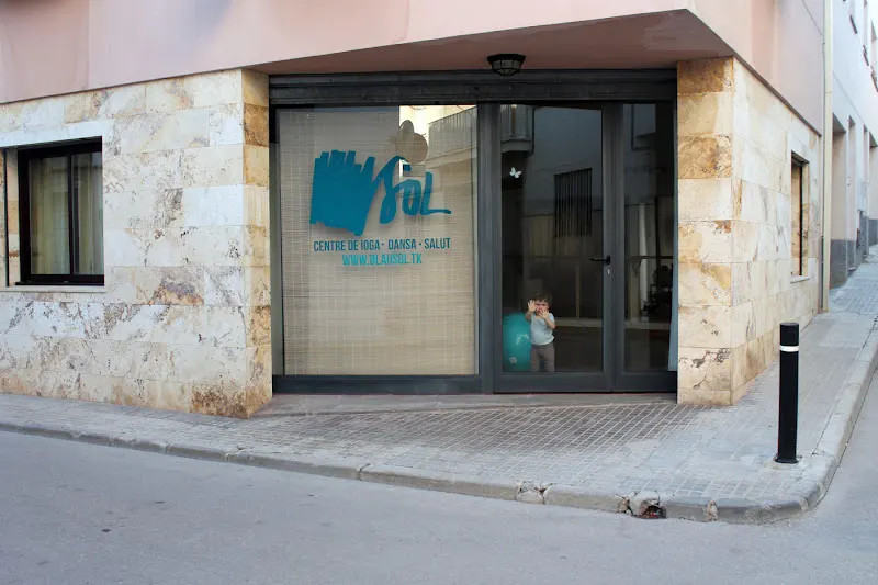 YOGA & DANSA ESCOLA BLAUSOL - Centro de yoga en El Vendrell - foto 2