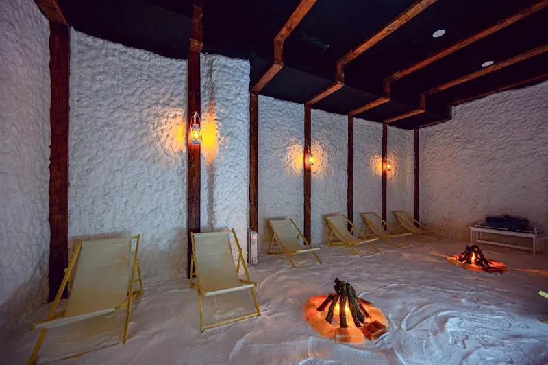 Salt Life Haloterapia - Cuevas de Sal - Illescas
