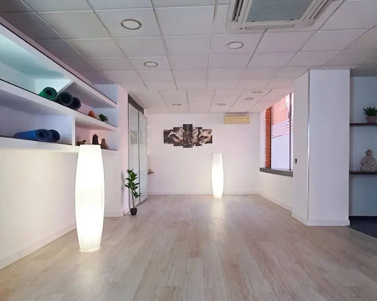 Estudio Trikonasana Yoga y Pilates - Centro de yoga en Ocaña - foto 2