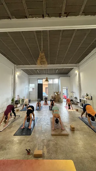 dhātrī yoga estudio - Alcudia