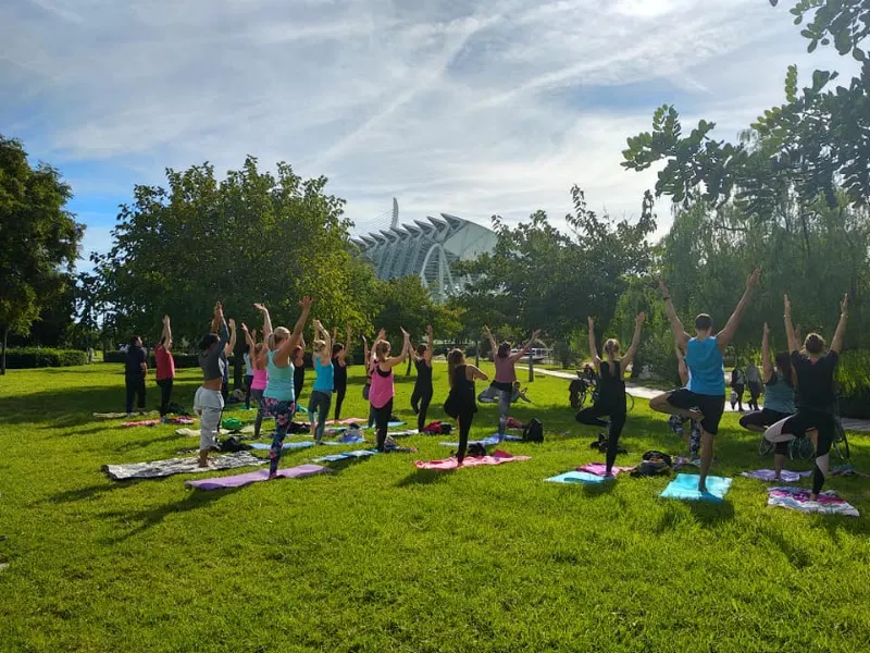 Yoga with Jennison in Valencia Spain - Centro de yoga en Valencia - foto 2