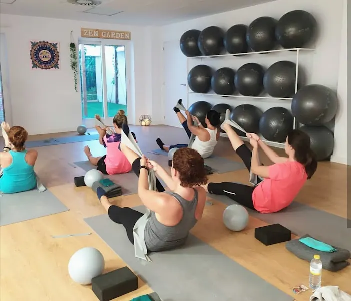 MK Center Entrenamiento Pilates Yoga - Entrenador personal en Torrent - foto 2