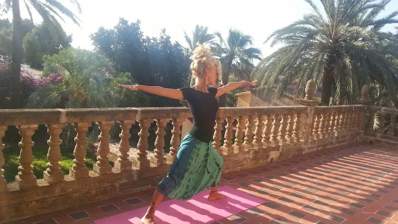 Centro Yoguini - Centro de yoga en Valencia - foto 2