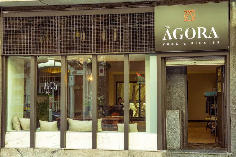 Ágora Yoga & Pilates Bilbao - Centro de yoga en Bilbao - foto 2