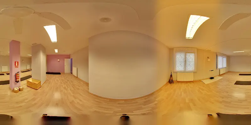 Escuela de Yoga Zaragoza - Zaragoza