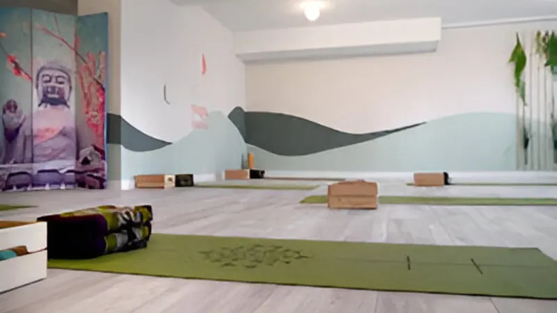 Victoria de Miguel Escuela de Crecimiento Yoga Sadhana Zaragoza - Centro de yoga en Zaragoza - foto 2