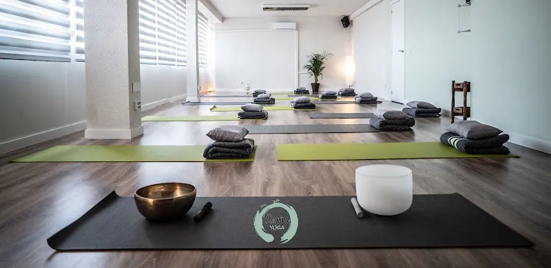 Yoga en Móstoles - Respira Yoga - Centro de yoga en Mostoles - foto 2