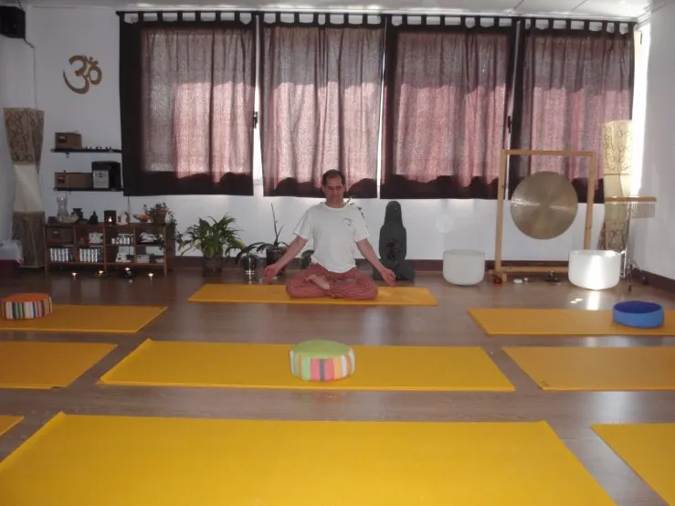 MAKSALA (ESPACIO DE YOGA, HIPNOTERAPIA Y BIO-ARMONIZACION) - Centro de yoga en Bilbao - foto 2